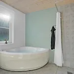 4 Bedroom Lovely In 別荘 Gråsten