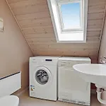 4 Bedroom Lovely In