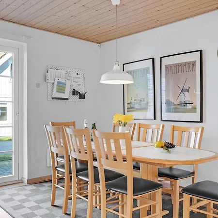 Feriehus 4 Bedroom Lovely In *