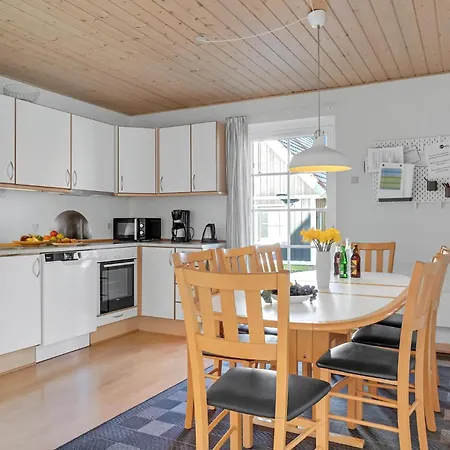 Holiday home 4 Bedroom Lovely In Grasten