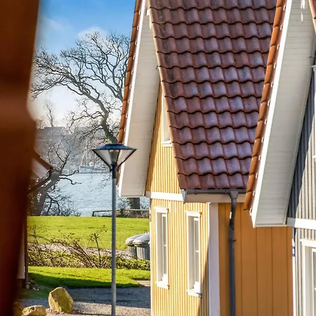 Holiday home 4 Bedroom Lovely In Grasten