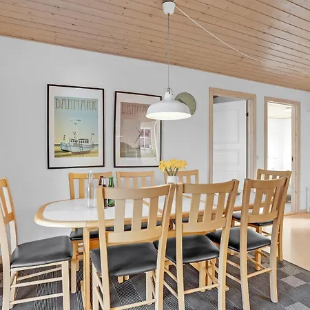 Feriehus 4 Bedroom Lovely In Gråsten