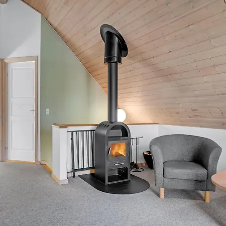 4 Bedroom Lovely In Holiday home