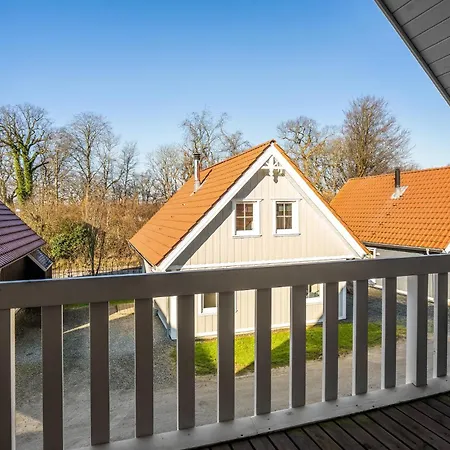 4 Bedroom Lovely In Holiday home *