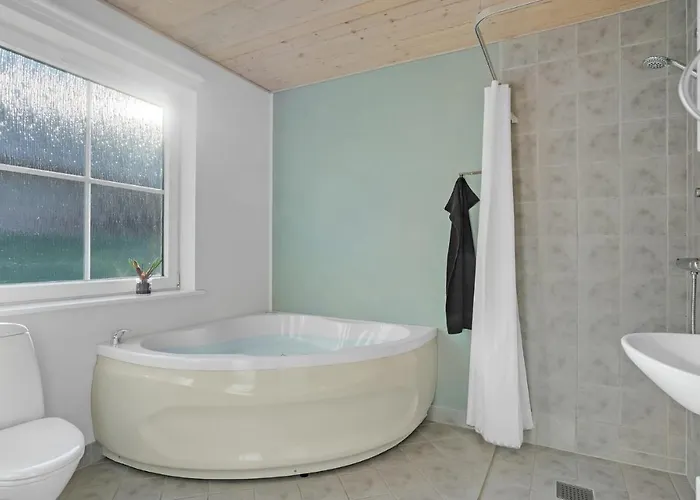 4 Bedroom Lovely In 度假居 加斯庭