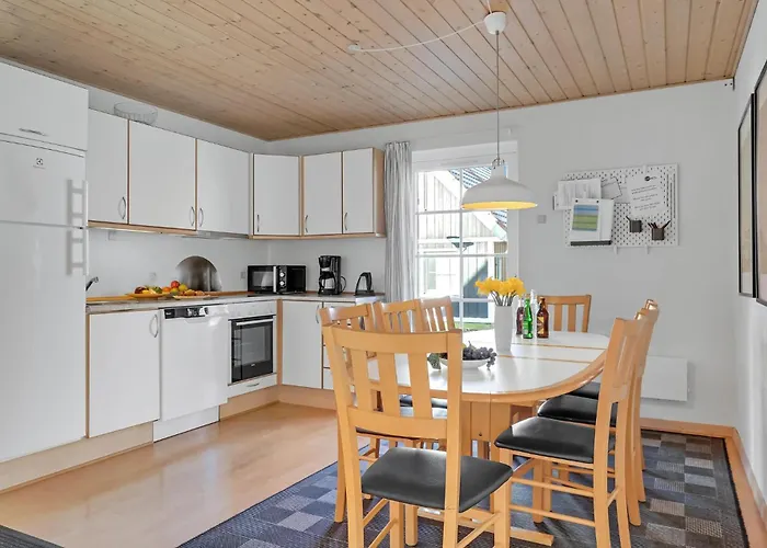 度假居 4 Bedroom Lovely In 加斯庭