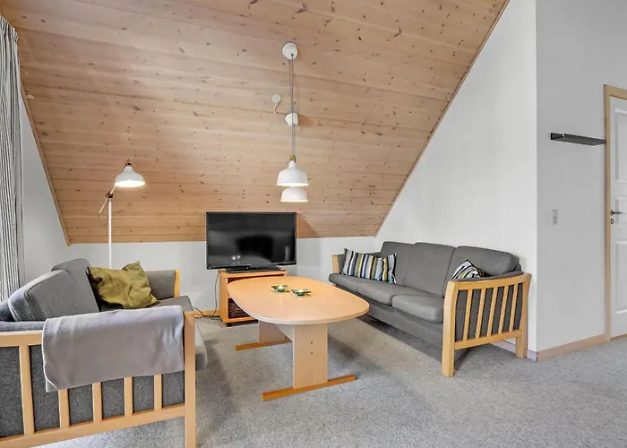 4 Bedroom Lovely In * 加斯庭