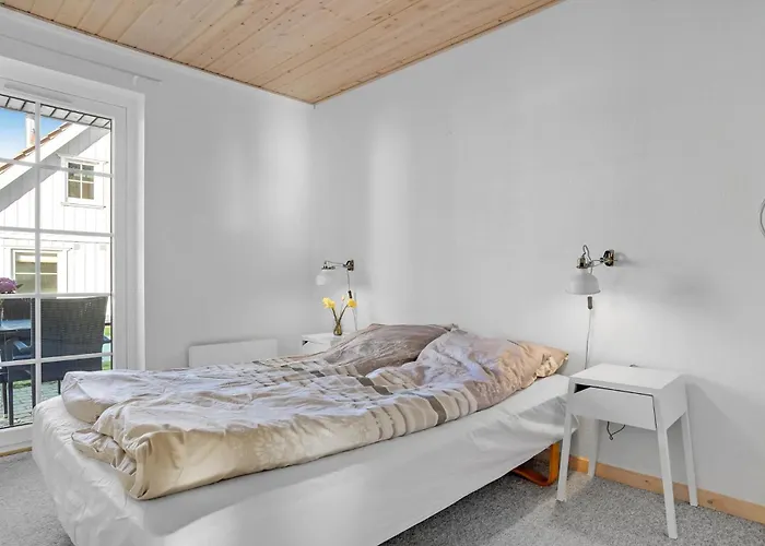 4 Bedroom Lovely In 度假居 *