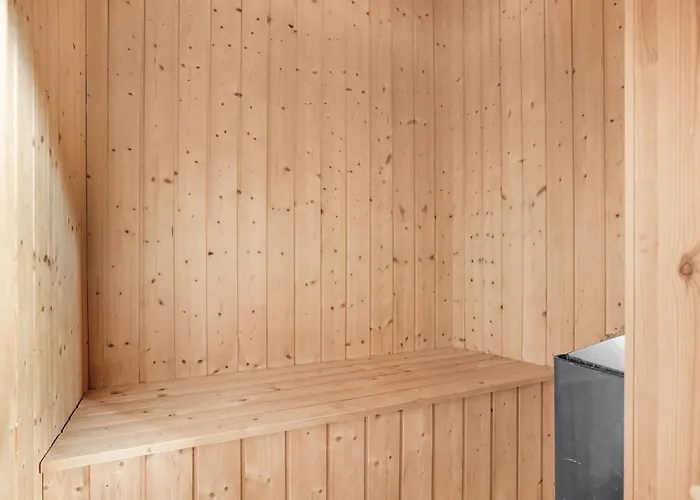 4 Bedroom Lovely In 度假居