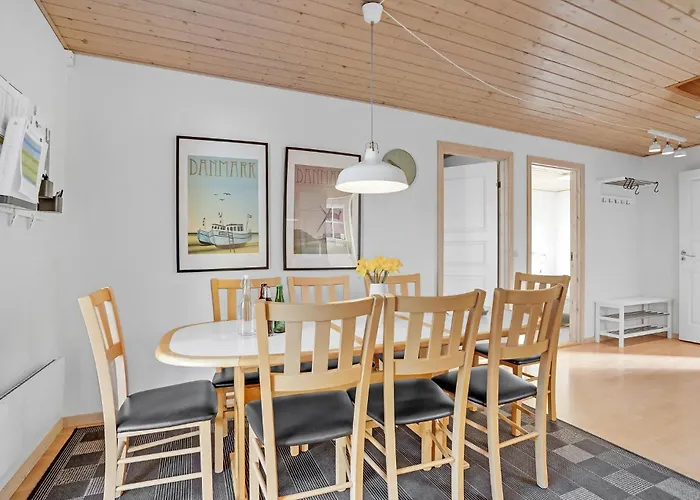 度假居 4 Bedroom Lovely In 加斯庭