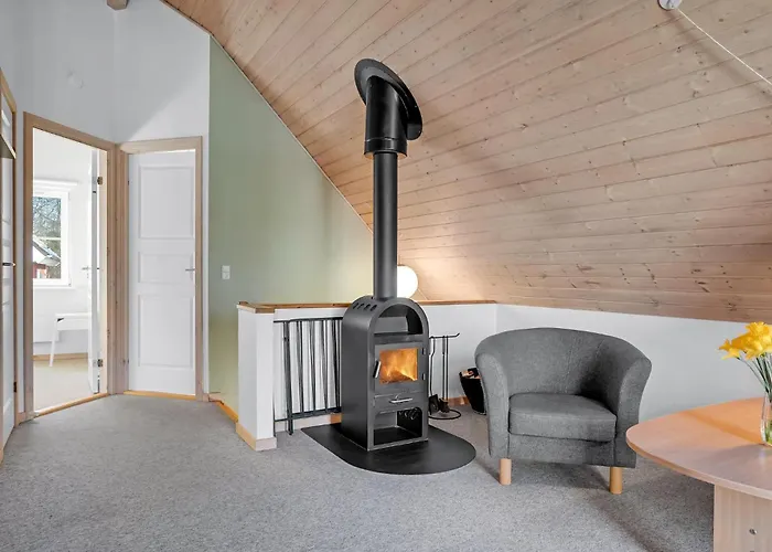 4 Bedroom Lovely In 度假居