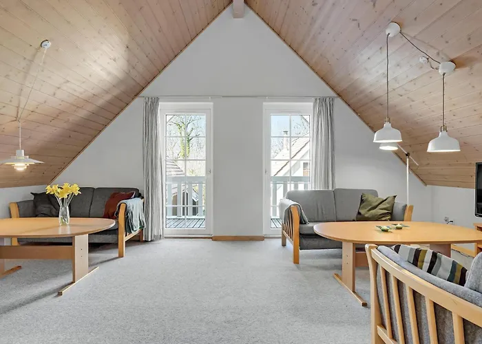 4 Bedroom Lovely In * 加斯庭