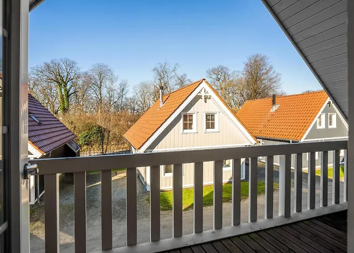 4 Bedroom Lovely In 度假居 *